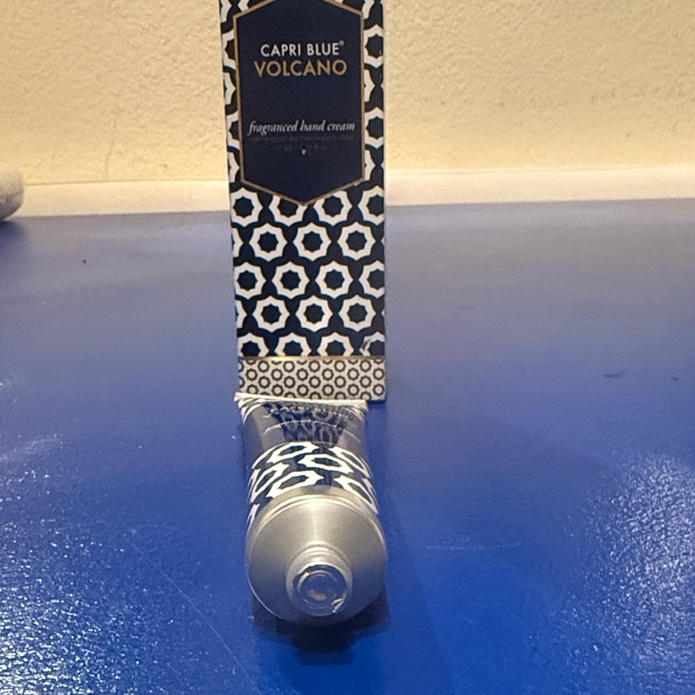 Capri Blue Mini Volcano Hand Cream 1.25 fl oz NIB - Picture 4 of 6